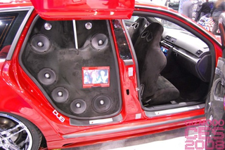 Illustration for article titled What's the Worst Place in a Car to Put an LCD? We Report, You Decide